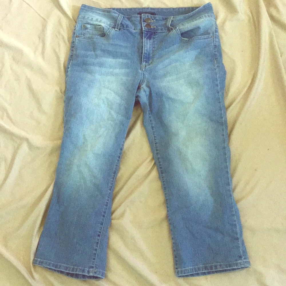 Jessica Simpson Capris1️⃣